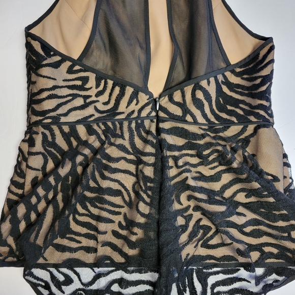 BCBG MAX AZRIA LARKE EMBROIDERED SLEEVELESS TOP BLACK NWOT - Picture 4 of 4